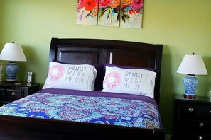 1 bedroom, iron/ironing board, travel cot, free WiFi - Lakeside Serenity (Bakersfield)