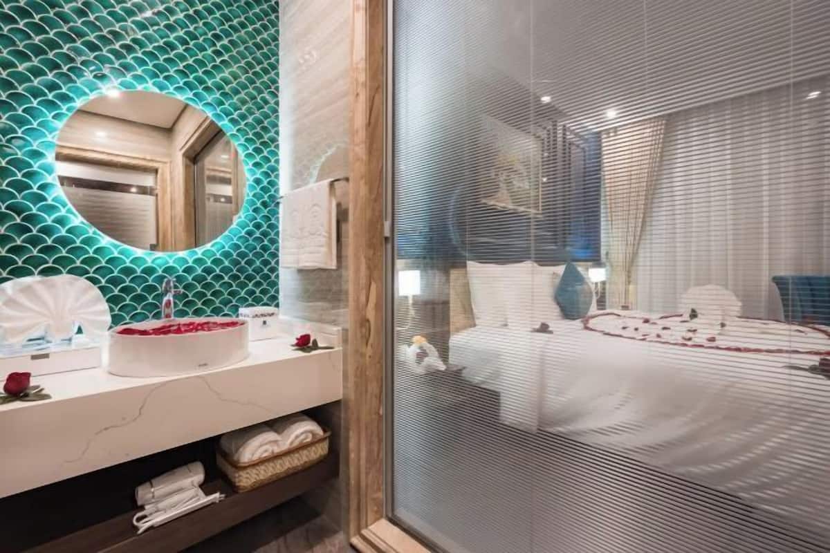 1 bedroom, desk, soundproofing, free WiFi