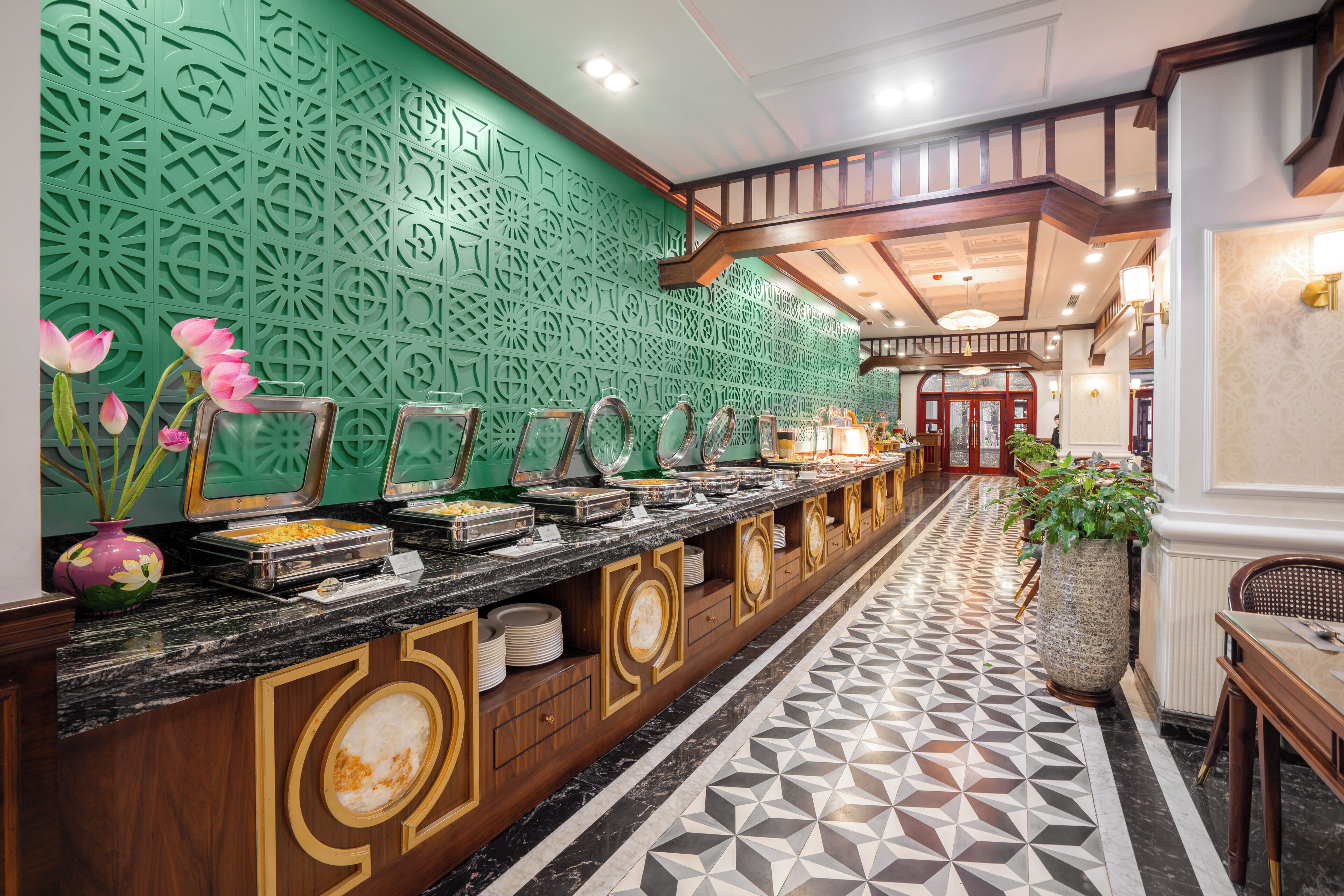 Café da manhã continental todos os dias (VND 350000 por pessoa) 