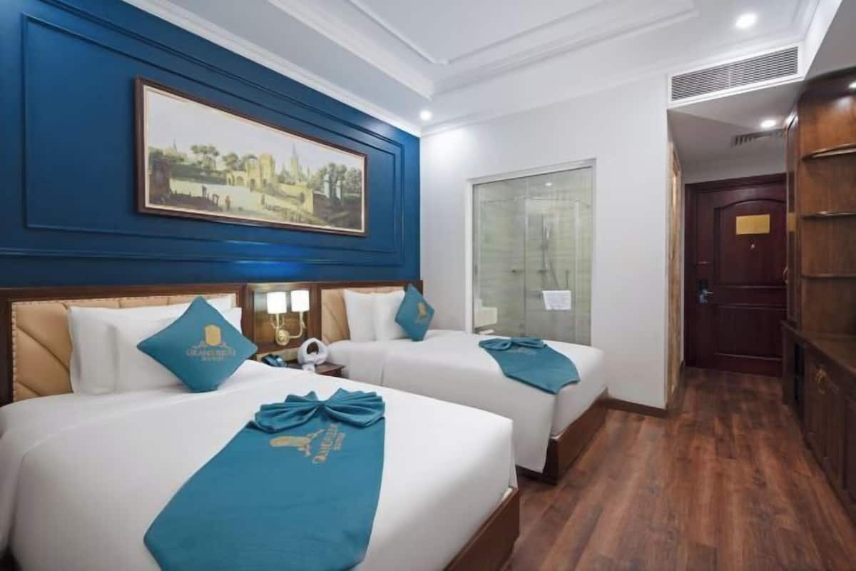 1 bedroom, desk, soundproofing, free WiFi