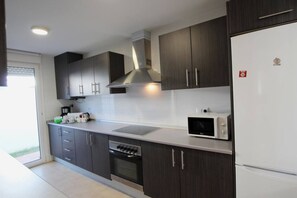 Fridge, microwave, oven, coffee/tea maker