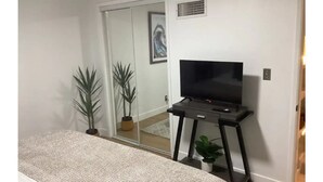 Unclassified image, 5 of 14, button - Charming Bungalow (Sierra Madre)