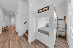 8 chambres, fer et planche à repasser, Wi-Fi gratuit, draps fournis