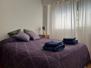 1 habitación, escritorio, tabla de planchar con plancha y wifi gratis