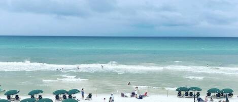 كراسي للتشمس، مناشف للشاطئ