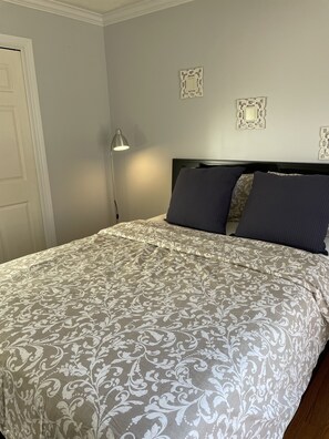 5 bedrooms, free WiFi, bed sheets