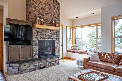 West Ridge Craftsman with Amazing Views 