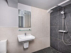 Shower - Apartment 1 Latrigg (Keswick)