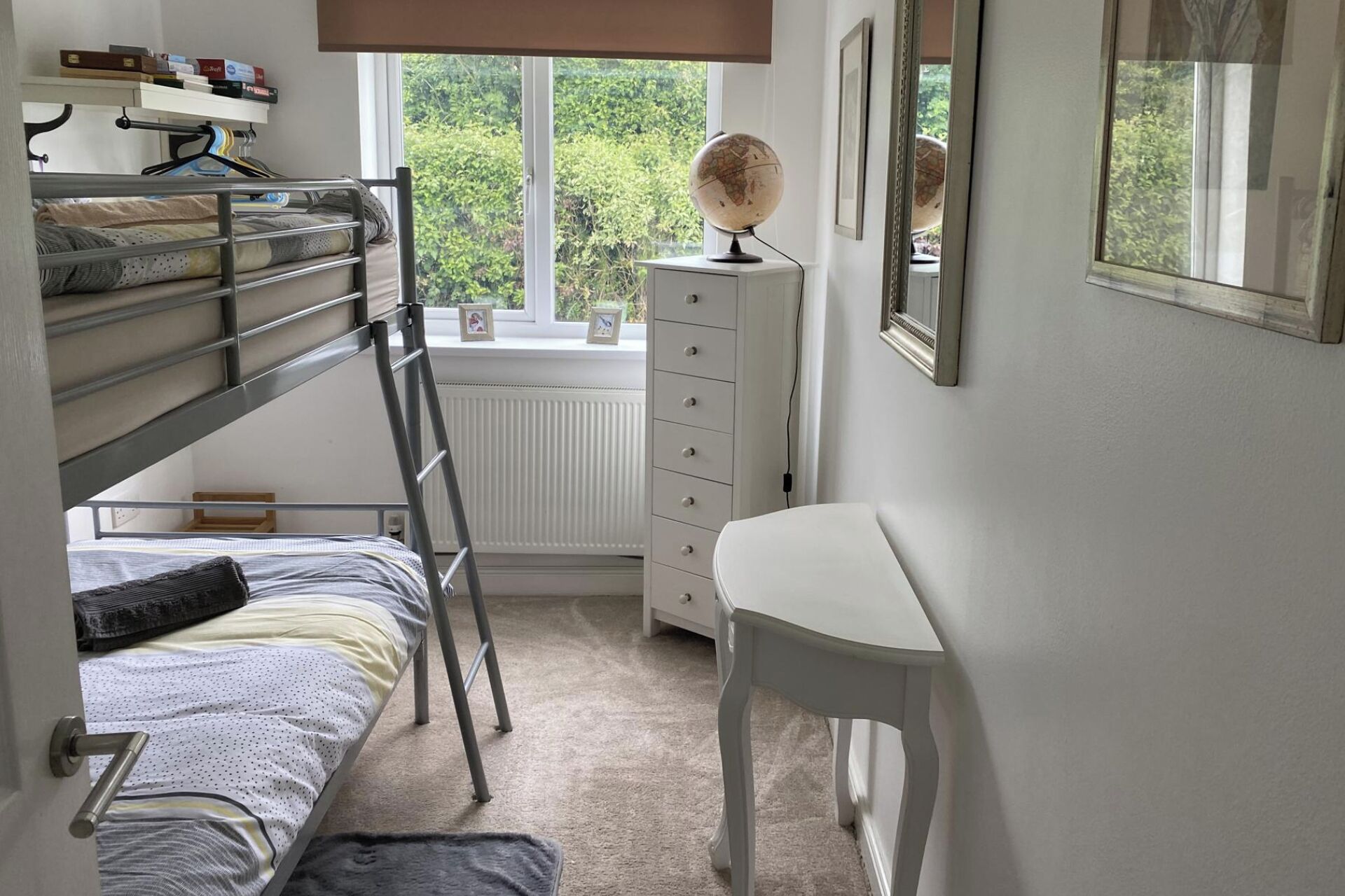 2 quartos, ferros/tábuas de passar roupa, Wi-Fi de cortesia