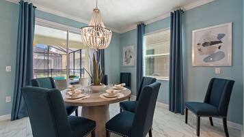 Villa, 6 Bedrooms | Dining