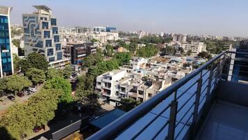Club Room | Balcony view