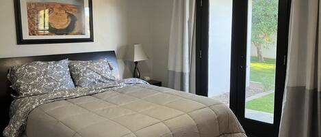 2 bedrooms, travel cot, free WiFi, bed sheets