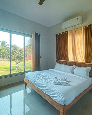 Premium Studio Suite | Free WiFi