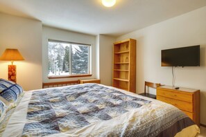 3 Schlafzimmer, Schreibtisch, Reisekinderbett, Internetzugang