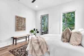 3 bedrooms, in-room safe, free WiFi, bed sheets