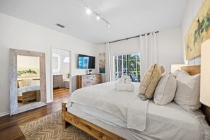 4 bedrooms, desk, iron/ironing board, travel crib