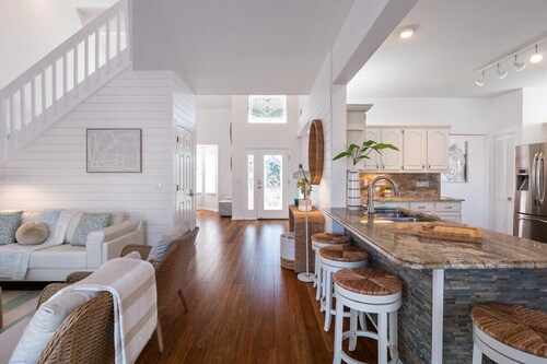 Stunning Saltwater Canal Home w/ Heated Pool & Spa