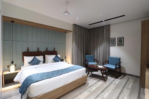 Premium Double Room - Hotel Chitra Executive (Solapur)