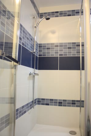 Shower, toilet paper