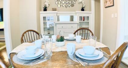Queen Full Twin Bed/Sleeps 5/Furnished Private APT/In-Unit Washer Dryer/65" HDTV