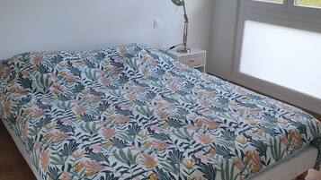 1 chambre, fer et planche à repasser, lit parapluie, Wi-Fi gratuit