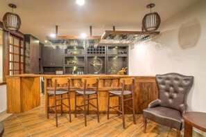 Bar (en la propiedad)