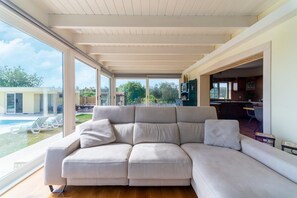Smart TV, fireplace - Rustic Spa Retreat in Netos (Netos  Almagreira)
