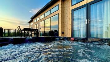 Bain à remous extérieur