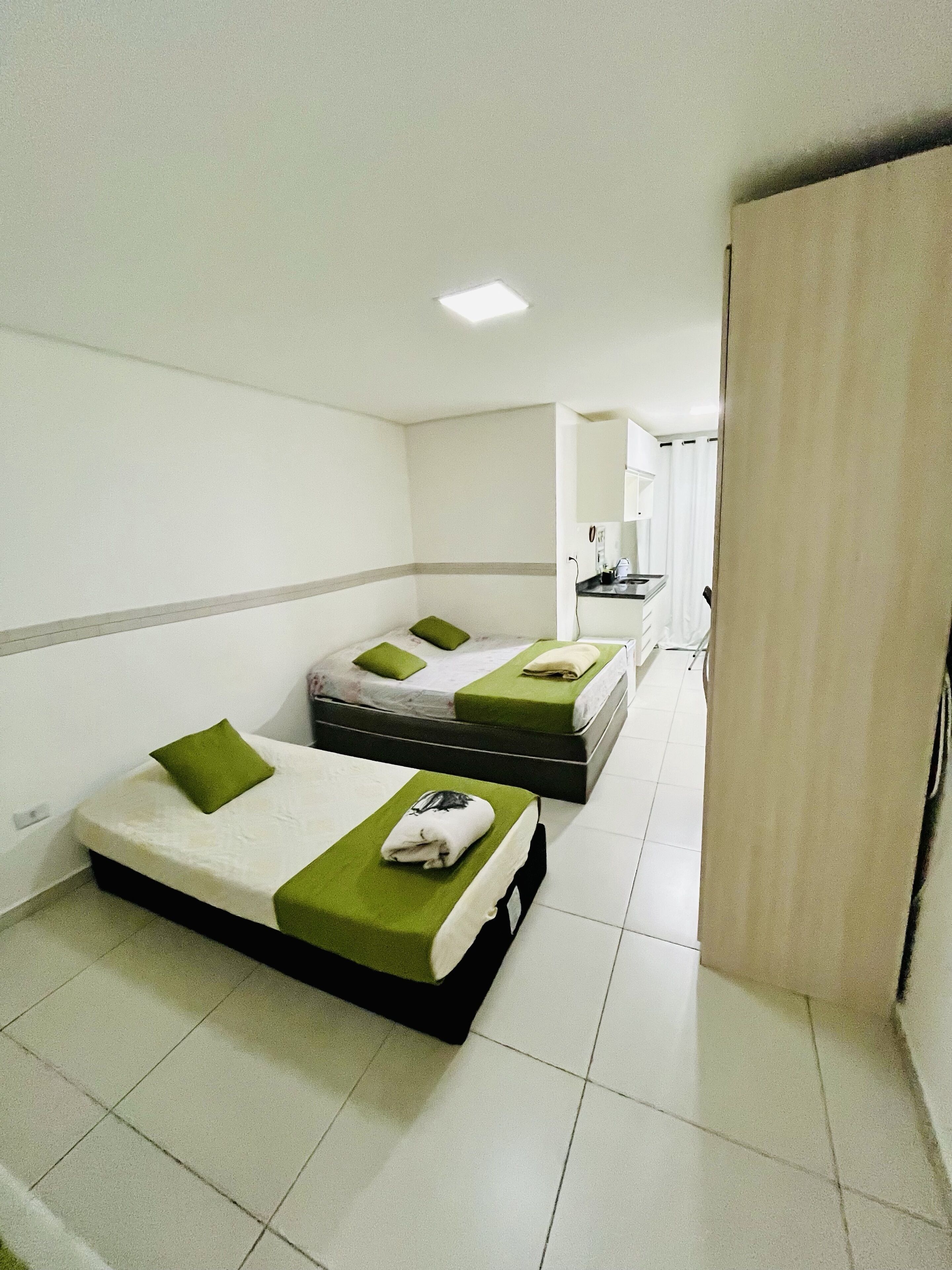 스탠다드 스튜디오 | 책상, 노트북 작업 공간, 무료 WiFi, 침대 시트