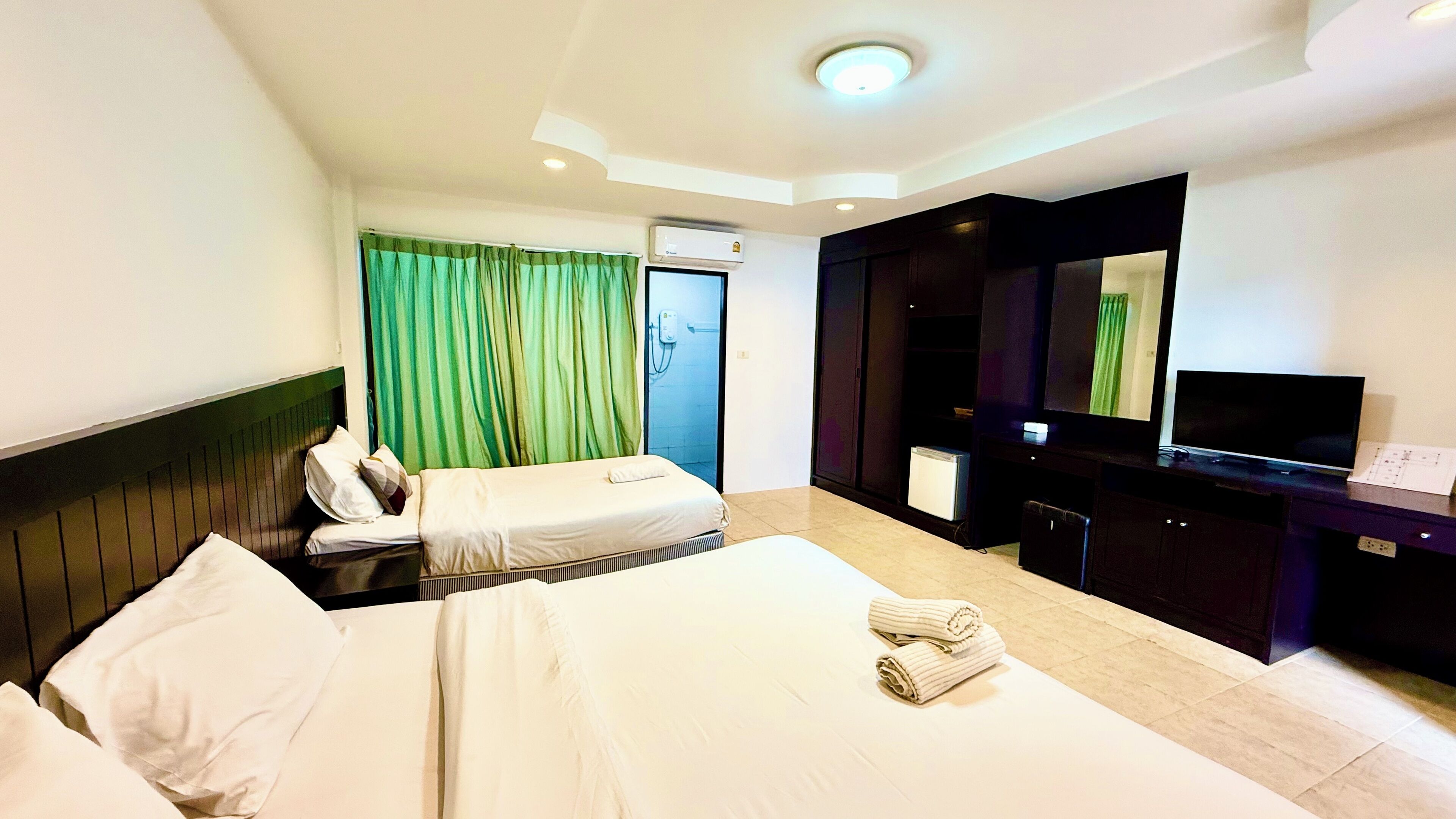 Triple Room | Free minibar items, free WiFi, bed sheets