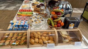 Free daily full breakfast - Neos Hotel (Astana)