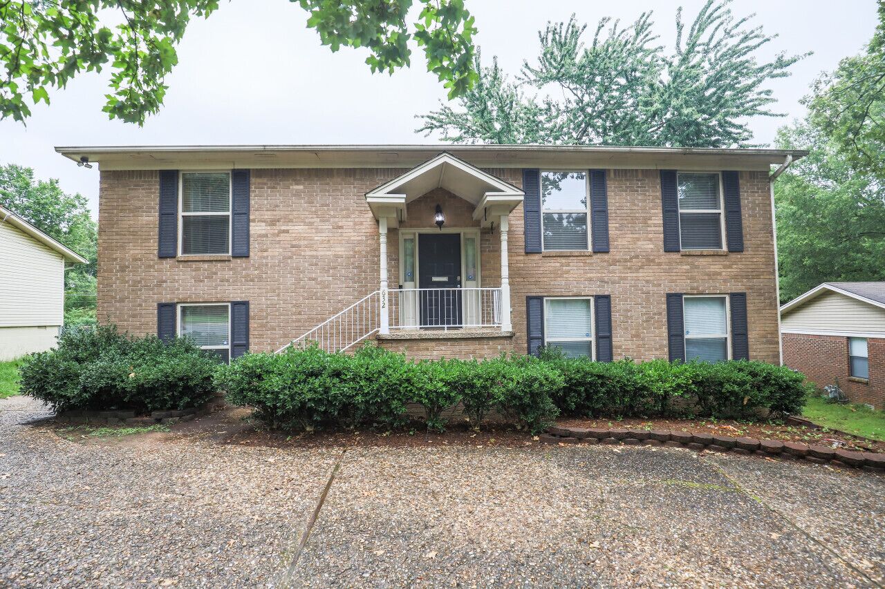Tranquil Duplex w/Spacious Living in Peaceful Area