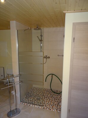 Shower - Baltic Sea at the Flensburger-Außenfoerde, vacation apartment lower WE (Steinbergkirche)