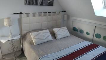 2 slaapkamers, een strijkplank/strijkijzer, gratis wifi