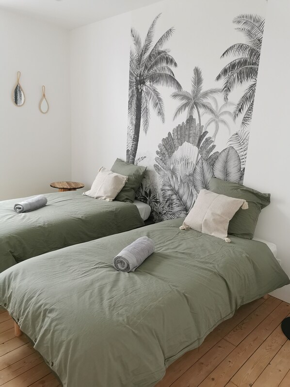 5 bedrooms, iron/ironing board, travel cot, free WiFi