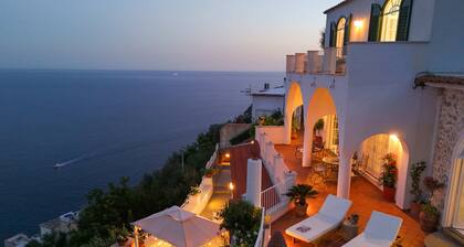 Villa Poesia - Cozy Accommodation Experience