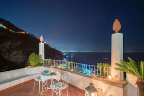 Dining - Villa Poesia - Cozy Accommodation Experience (Praiano)