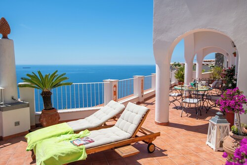 Villa Poesia - Cozy Accommodation Experience