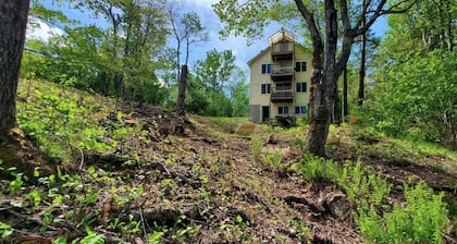 Oceanfront lodge with all the amenities for a family vacation