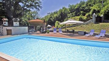 Piscine extérieure, piscine chauffée