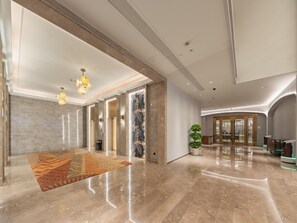 Lobby - Madison Hotel Shanghai International Tourism (Shanghai)