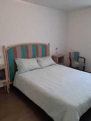 2 chambres, fer et planche à repasser, Wi-Fi gratuit