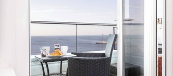 Welcome to No. 8 Metropole Towers, a stunning luxury apartment in one of Whitby’s most iconic buildings, offering breathtaking sea views and stylish comfort in the perfect coastal location. Sleeping up to 8 guests and dog friendly.