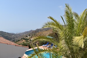 Outdoor pool - Immaculate House - with private pool and stunning views (Cómpeta)