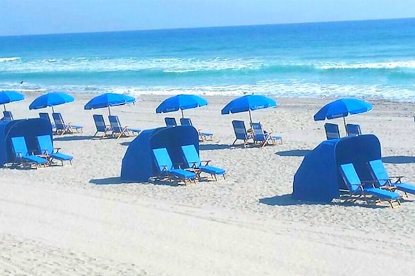 Solstolar och strandhanddukar