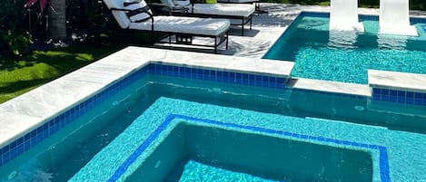 Piscine extérieure, piscine chauffée