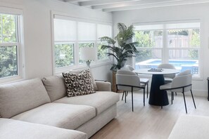 智能电视、立体声音响、电脑显示器、打印  机