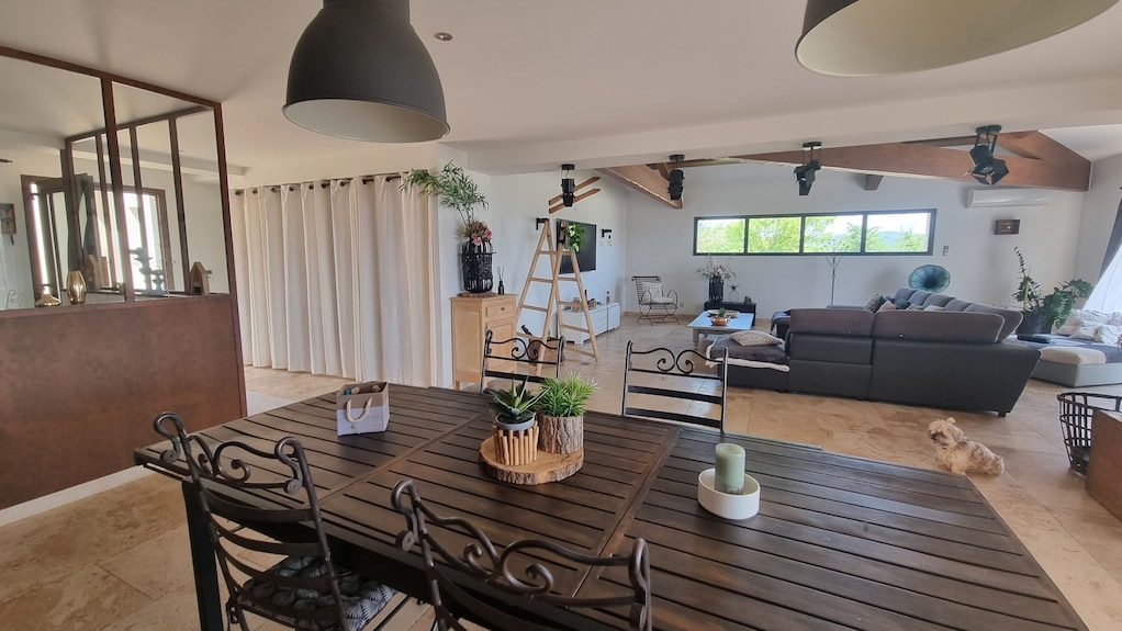 Spacious Villa 286 M2 Overlooking The Sainte Victoire, Garden, Swimming Pool. - Pertuis