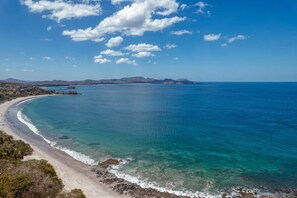 Beach nearby - Modern Studio Apartment with Covered Balcony, Full Kitchen, and Stunning Ocean V (Playa Flamin)