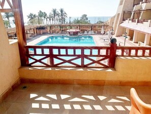 Superior Twin Room, 1 Bedroom, Pool View | Desk, blackout drapes, bed sheets - Tobya Boutique Resort (Taba)